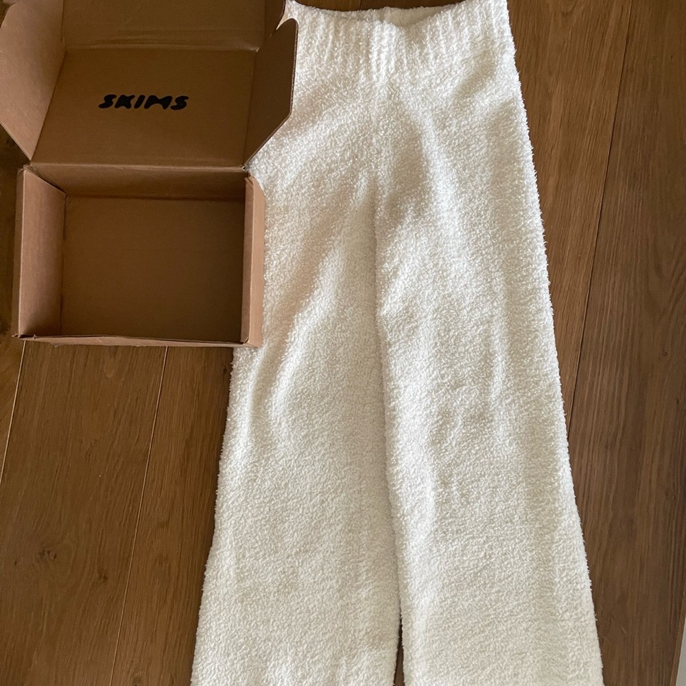 Skims cozy pants🤍
